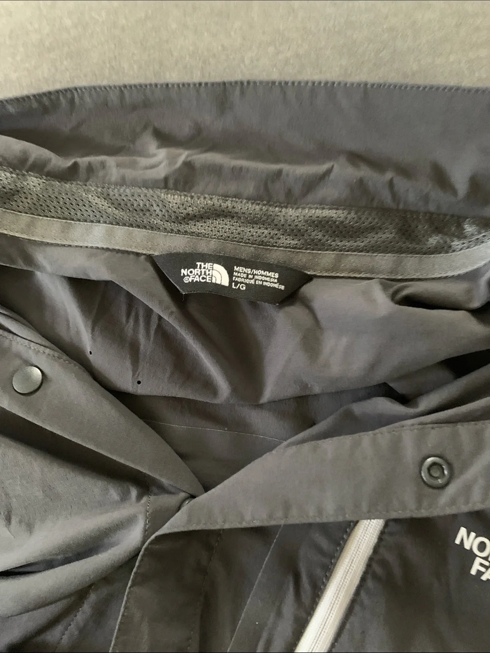 The North Face Black Lightweight Button-Up Shirt Jacket - Picture 13 of 13